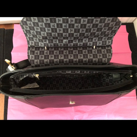 London Fog Orchid Satchel w/removable strap - Picture 5 of 6